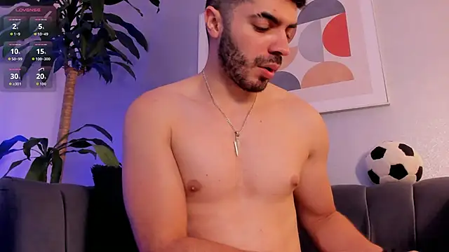 Snapshot of AxelThompson_ chatting on December 2025 11:19:01 AM AxelThompson online show from December 2025 11:19:01 AM