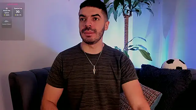 Snapshot of AxelThompson_ chatting on December 2025 12:10:01 PM AxelThompson online show from December 2025 12:10:01 PM