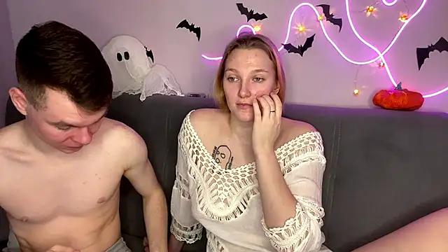 julielourens online show from October 2025 08:04:02 AM