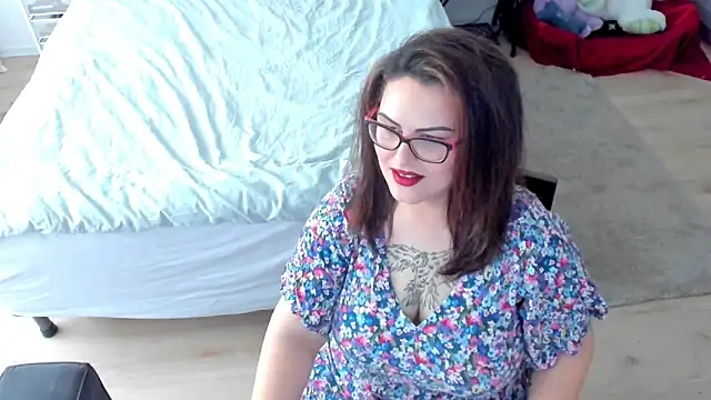 Snapshot of Squirt_Kimm chatting on November 2025 10:03:01 AM Squirt Kimm online show from November 2025 10:03:01 AM