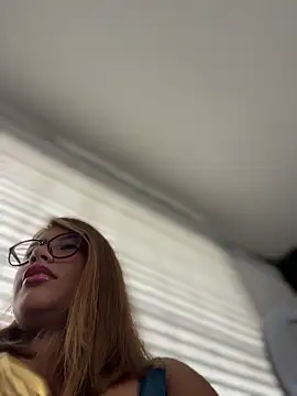 Snapshot of sara_calderon chatting on December 2025 01:29:01 PM sara calderon online show from December 2025 01:29:01 PM