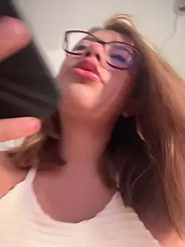 Snapshot of sara_calderon chatting on January 2026 01:28:02 PM sara calderon online show from January 2026 01:28:02 PM