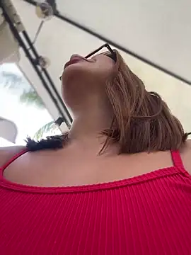 Snapshot of sara_calderon chatting on February 2026 01:26:01 PM sara calderon online show from February 2026 01:26:01 PM