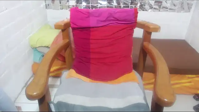 Snapshot of rose-crystal chatting on February 2026 11:03:02 PM rose-crystal online show from February 2026 11:03:02 PM