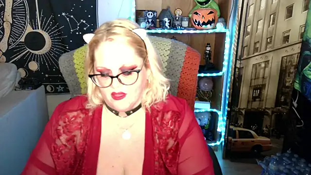 Snapshot of Kinky_Witch chatting on April 2026 02:27:02 AM Kinky Witch online show from April 2026 02:27:02 AM
