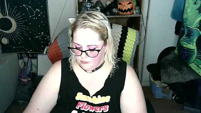 Snapshot of Kinky_Witch chatting on May 2026 04:48:02 PM Kinky Witch online show from May 2026 04:48:02 PM
