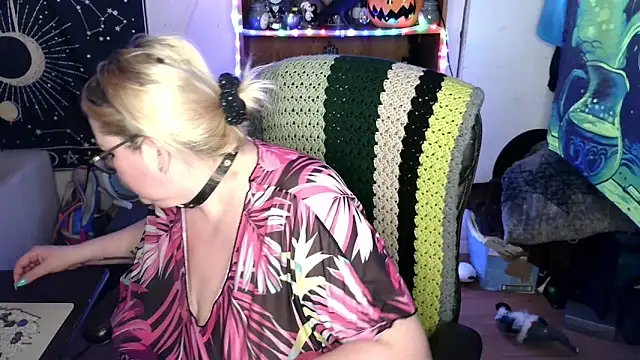 Snapshot of Kinky_Witch chatting on May 2026 07:00:02 PM Kinky Witch online show from May 2026 07:00:02 PM
