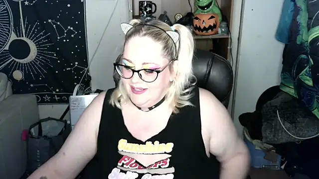 Snapshot of Kinky_Witch chatting on June 2026 04:20:02 PM Kinky Witch online show from June 2026 04:20:02 PM