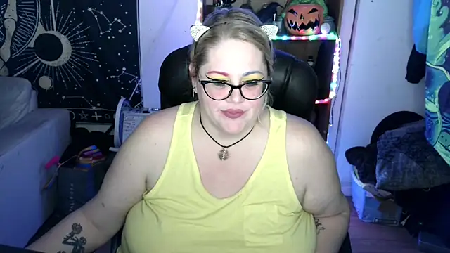 Snapshot of Kinky_Witch chatting on June 2026 05:19:01 PM Kinky Witch online show from June 2026 05:19:01 PM