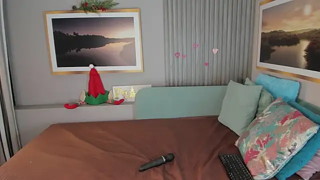 Snapshot of Hailey-Fox chatting on November 2025 10:19:02 PM Hailey-Fox online show from November 2025 10:19:02 PM