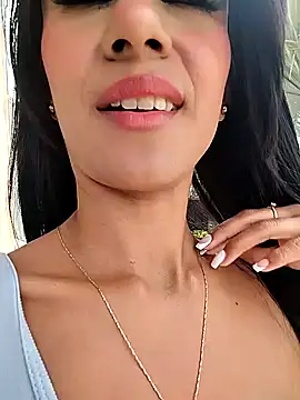 Juliana Xander online show from November 2025 03:12:01 PM