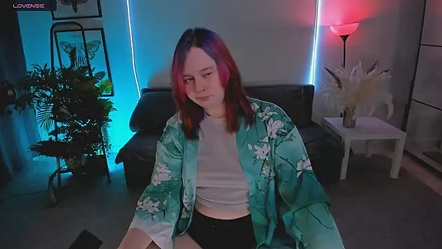 lunaalli online show from February 2026 08:29:02 PM