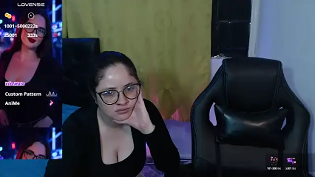Snapshot of KrystalAdams chatting on May 2026 01:39:01 PM KrystalAdams online show from May 2026 01:39:01 PM