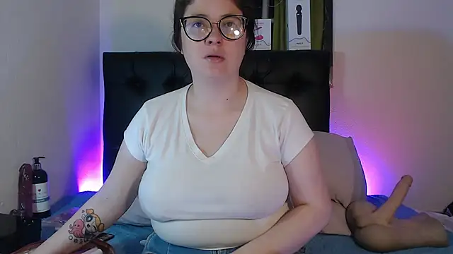 KrystalAdams online show from July 2026 12:52:02 PM