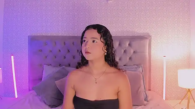Snapshot of Evaa_Lunna_ chatting on July 2026 08:22:01 PM Evaa Lunna online show from July 2026 08:22:01 PM