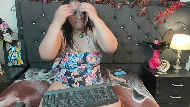 Snapshot of sofia_sorceress5 chatting on November 2025 01:04:02 AM sofia sorceress5 online show from November 2025 01:04:02 AM