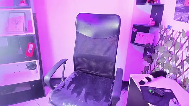 Snapshot of Miha_Cute chatting on October 2025 03:06:02 AM Miha Cute online show from October 2025 03:06:02 AM