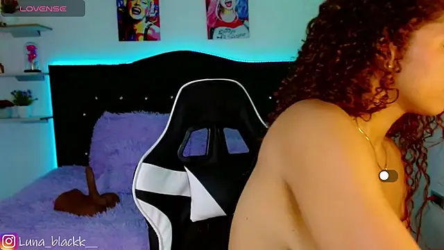 Snapshot of Luna_blackk chatting on September 2025 09:04:02 PM Luna blackk online show from September 2025 09:04:02 PM