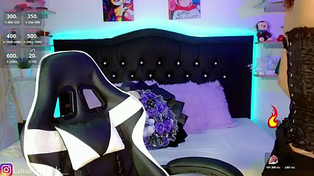 Snapshot of Luna_blackk chatting on October 2025 10:10:01 PM Luna blackk online show from October 2025 10:10:01 PM