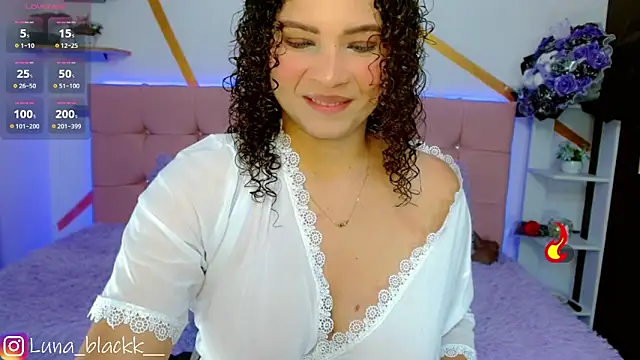 Snapshot of Luna_blackk chatting on November 2025 09:08:01 PM Luna blackk online show from November 2025 09:08:01 PM