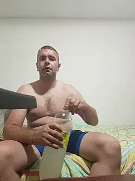 Snapshot of saladinbakiz chatting on June 2026 08:02:01 PM saladinbakiz online show from June 2026 08:02:01 PM