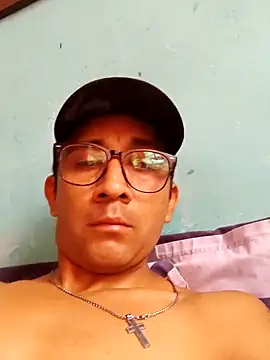 Snapshot of Angeles_198718 chatting on March 2026 10:27:01 PM Angeles 198718 online show from March 2026 10:27:01 PM