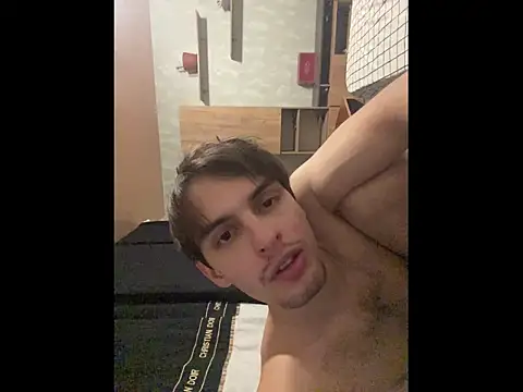 Snapshot of elliot_scott chatting on December 2025 06:56:02 PM elliot scott online show from December 2025 06:56:02 PM