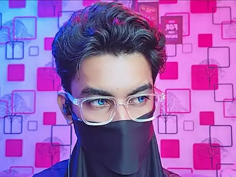 Snapshot of ChiseledCharm chatting on October 2025 07:12:02 PM ChiseledCharm online show from October 2025 07:12:02 PM