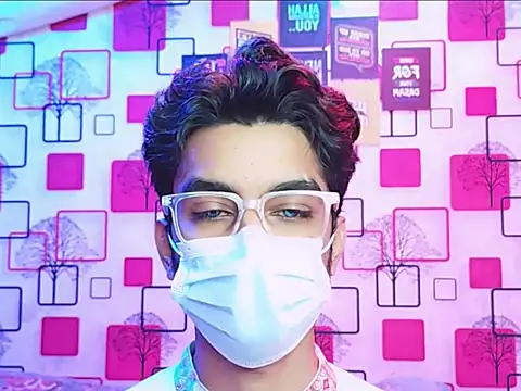 Snapshot of ChiseledCharm chatting on October 2025 07:58:01 PM ChiseledCharm online show from October 2025 07:58:01 PM