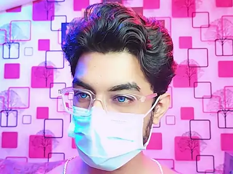 Snapshot of ChiseledCharm chatting on October 2025 06:32:01 PM ChiseledCharm online show from October 2025 06:32:01 PM