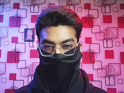 Snapshot of ChiseledCharm chatting on November 2025 07:06:01 PM ChiseledCharm online show from November 2025 07:06:01 PM