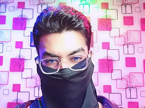 Snapshot of ChiseledCharm chatting on December 2025 06:35:02 PM ChiseledCharm online show from December 2025 06:35:02 PM