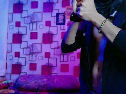 Snapshot of ChiseledCharm chatting on December 2025 07:12:02 PM ChiseledCharm online show from December 2025 07:12:02 PM