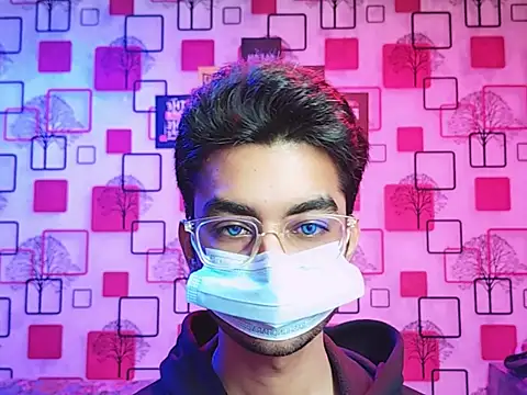 Snapshot of ChiseledCharm chatting on December 2025 08:13:02 PM ChiseledCharm online show from December 2025 08:13:02 PM