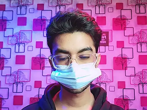 Snapshot of ChiseledCharm chatting on December 2025 08:46:01 PM ChiseledCharm online show from December 2025 08:46:01 PM