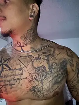 Snapshot of David_tatto1 chatting on October 2025 03:18:02 AM David tatto1 online show from October 2025 03:18:02 AM