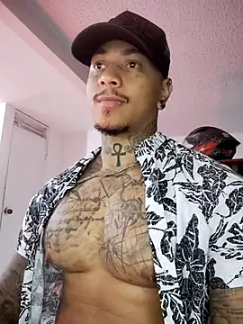 Snapshot of David_tatto1 chatting on October 2025 04:15:01 AM David tatto1 online show from October 2025 04:15:01 AM