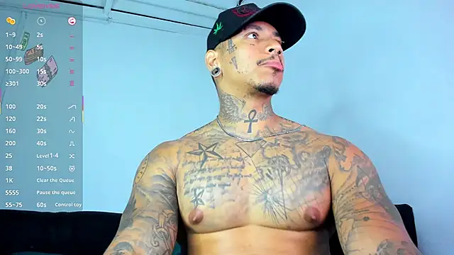 Snapshot of David_tatto1 chatting on June 2026 04:46:01 AM David tatto1 online show from June 2026 04:46:01 AM