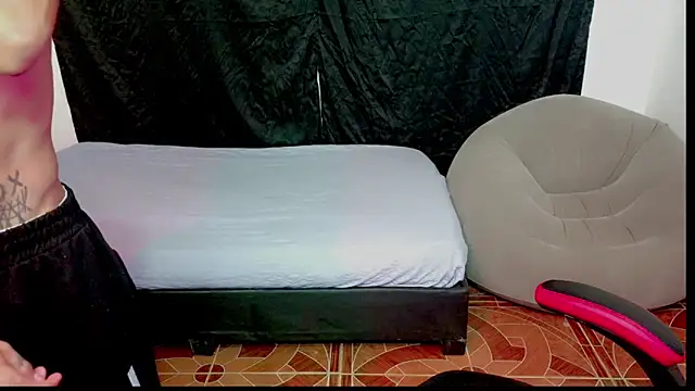 Snapshot of Thommy_cute chatting on September 2025 10:15:01 AM Thommy cute online show from September 2025 10:15:01 AM