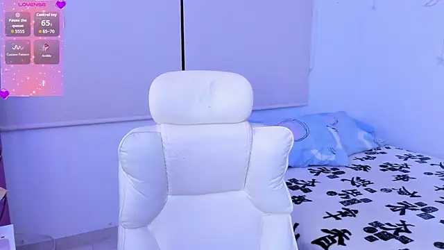 Lilith Raven  online show from December 2025 03:01:02 AM