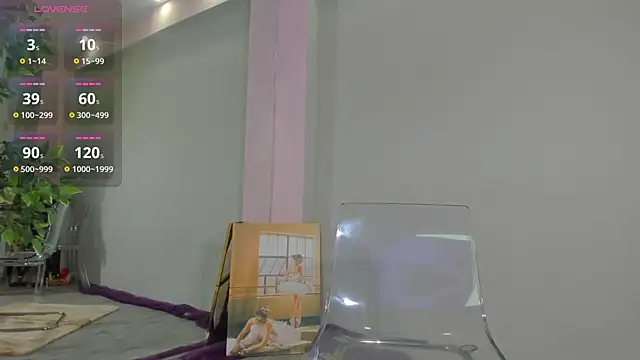 MayaHellen online show from October 2025 05:17:02 AM