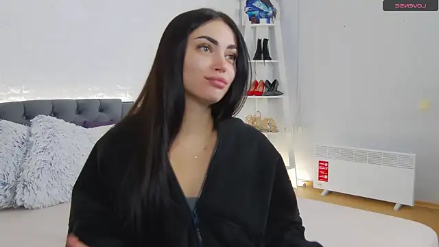 Snapshot of Agnessa chatting on November 2025 09:13:02 AM Agnessa online show from November 2025 09:13:02 AM