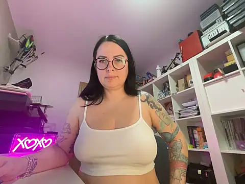 Snapshot of annalea85 chatting on March 2026 05:27:01 PM annalea85 online show from March 2026 05:27:01 PM