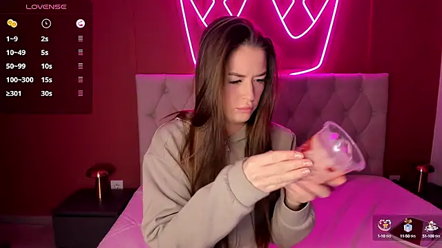 Snapshot of StacyWells chatting on October 2025 02:23:02 AM StacyWells online show from October 2025 02:23:02 AM