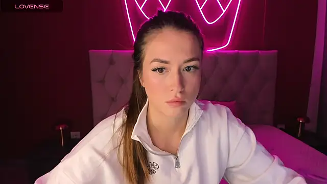 Snapshot of StacyWells chatting on October 2025 02:22:02 AM StacyWells online show from October 2025 02:22:02 AM