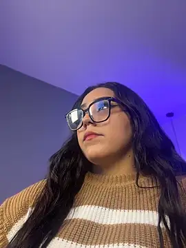 Snapshot of KatlynRous chatting on May 2026 06:37:02 PM KatlynRous online show from May 2026 06:37:02 PM