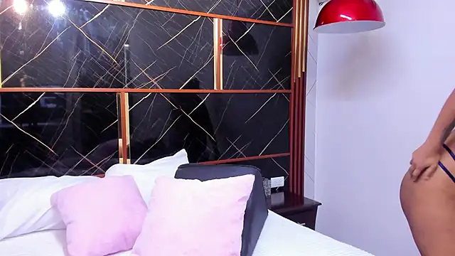 Snapshot of HannyThompson chatting on September 2025 12:37:01 PM HannyThompson online show from September 2025 12:37:01 PM