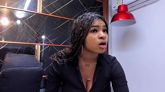 Snapshot of HannyThompson chatting on September 2025 12:30:01 PM HannyThompson online show from September 2025 12:30:01 PM