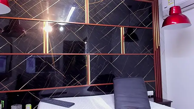 Snapshot of HannyThompson chatting on September 2025 12:21:02 PM HannyThompson online show from September 2025 12:21:02 PM