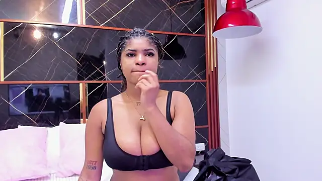 Snapshot of HannyThompson chatting on October 2025 12:33:01 PM HannyThompson online show from October 2025 12:33:01 PM